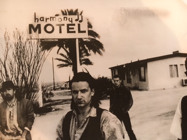 U2 in front of Harmony Motel/ Joshua Tree Album