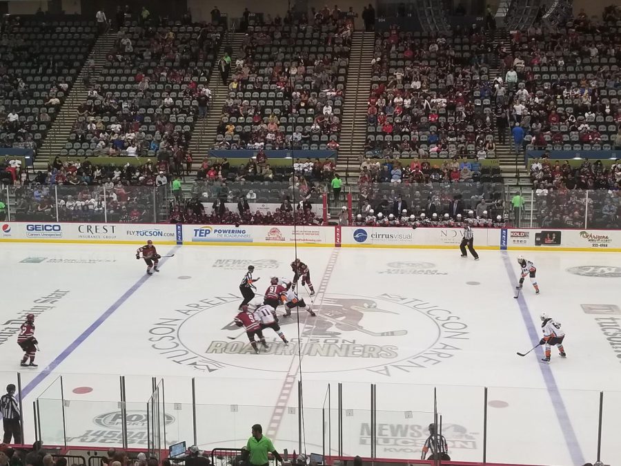 Roadrunners and Gulls at the start of the 3rd period