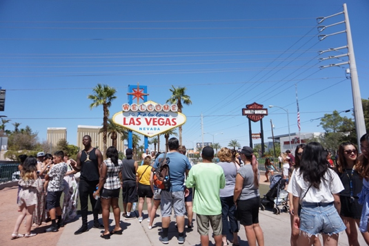 hot Vegas tourists