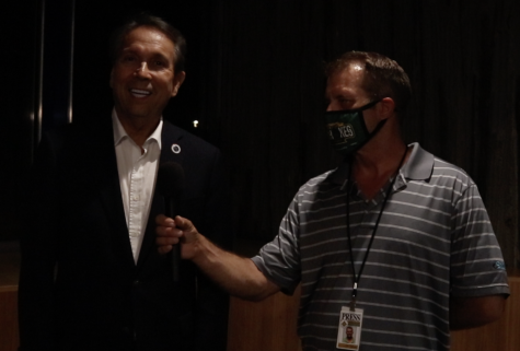 NEVN reporter Ole Olafson interviews Scottsdale Mayor David Ortega at the Vortex awards at SCC