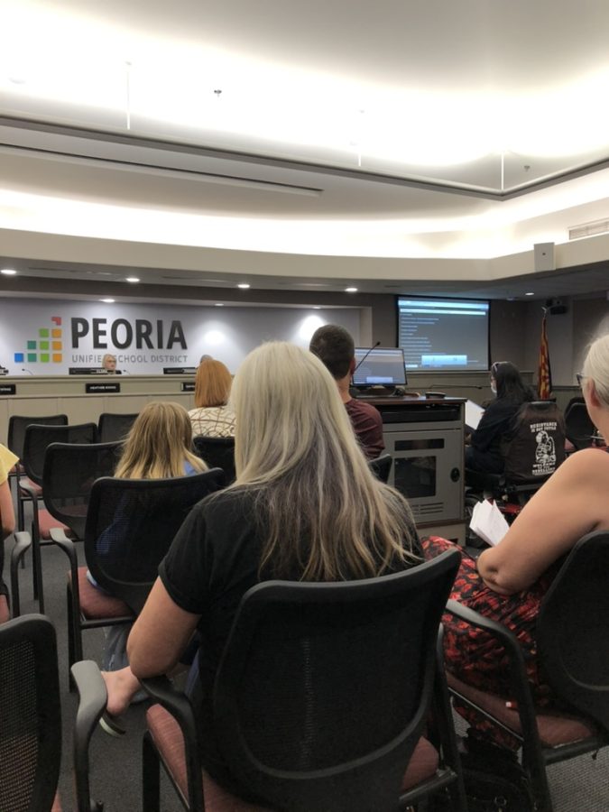 Some+of+the+people+in+attendance+and+board+members+at+Thursday+nights+PUSD+governing+board+meeting+in+Peoria.